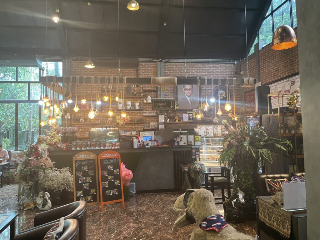 The Forest Cafe1、店内カウンターの画像